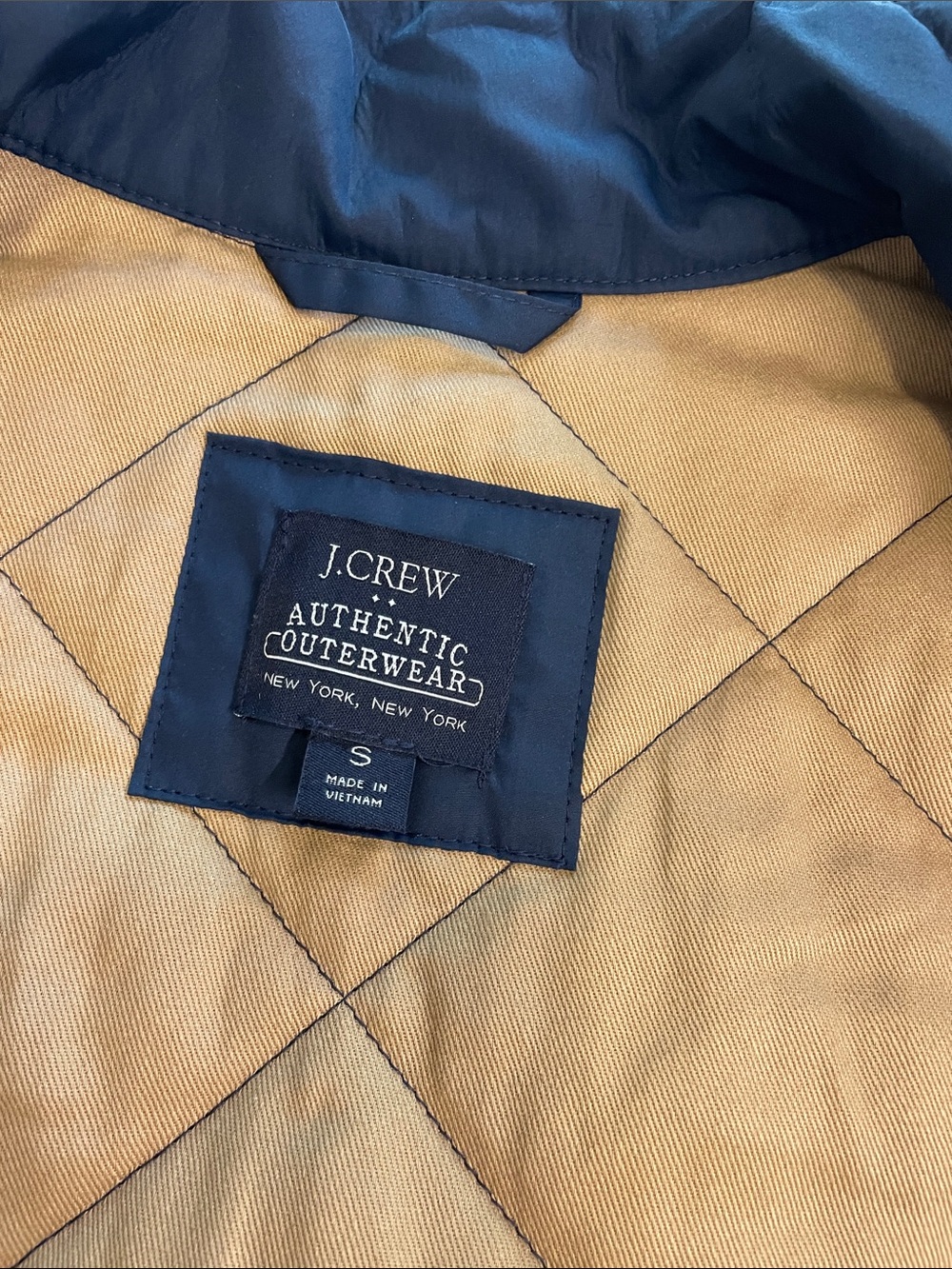 J. Crew Quilted Vest in Navy S NWOT - Picture 6 of 7